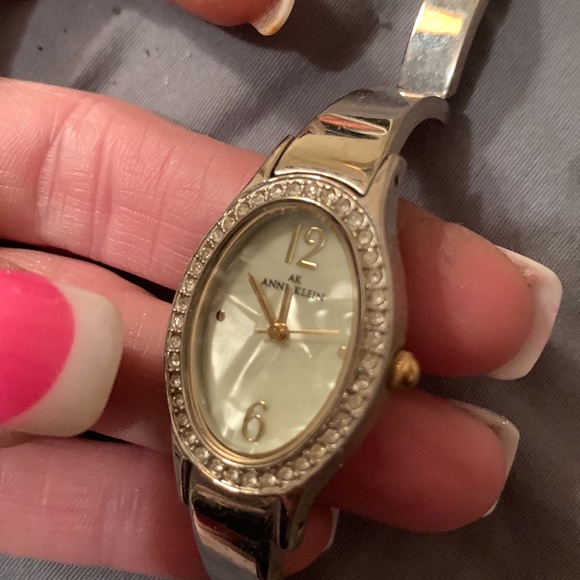 AK ANNE KLEIN VINTAGE/gold/Silver/Good clasp/beautiful condition/vintage Watch - Picture 2 of 9